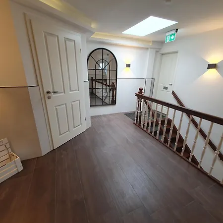 Neumuehler Hof - Moderne 