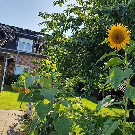 Neumühler Hof - Moderne Janica Mit Entspannte Lage, Kurze Fahrt Zur Stadt Mit Kostenfreien Wlan Und Netflix *